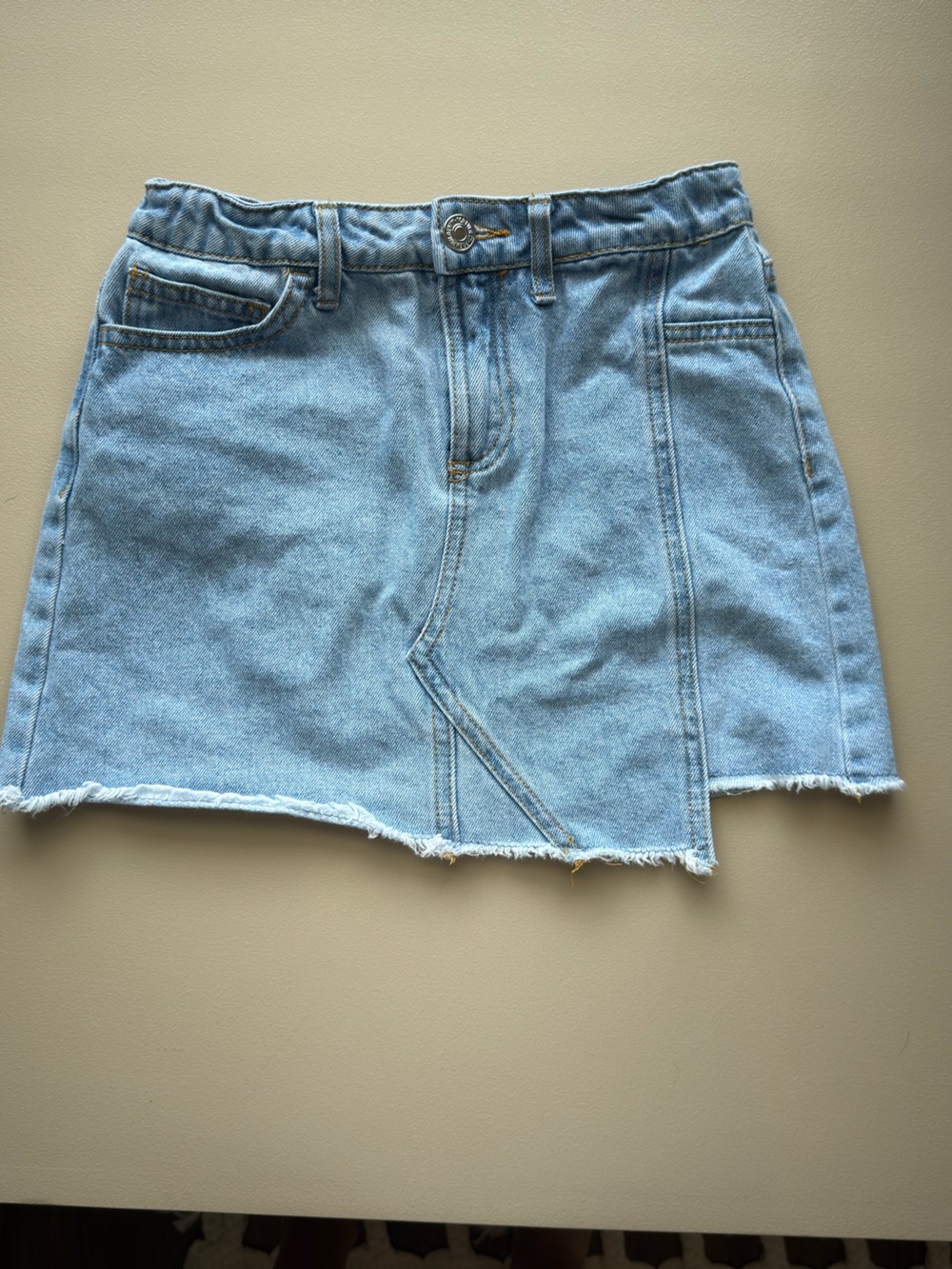 Forever 21 Girls Light Wash Denim Shorts Elastic Waist Raw Hem 9/10
